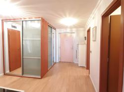 Prodej zařízeného bytu 2+kk, 77 m2 Praha 5, ul. Petržilkova