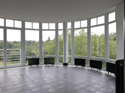 ФУНКЦИОНАЛИСТСКАЯ ВИЛЛА С ЧАСТНЫМ ПАРКОМ, 15 КМ ОТ ПРАГИ