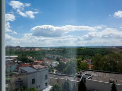 novostavba 1kk, Praha 9, terasa 21 m2, fantasticky výhled na Prahu